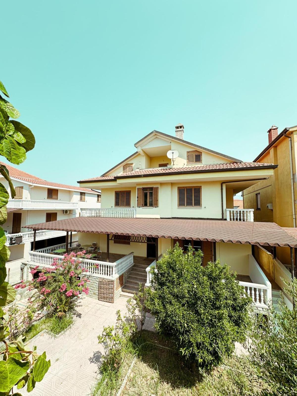Vizion Hotel Shkodër Екстериор снимка